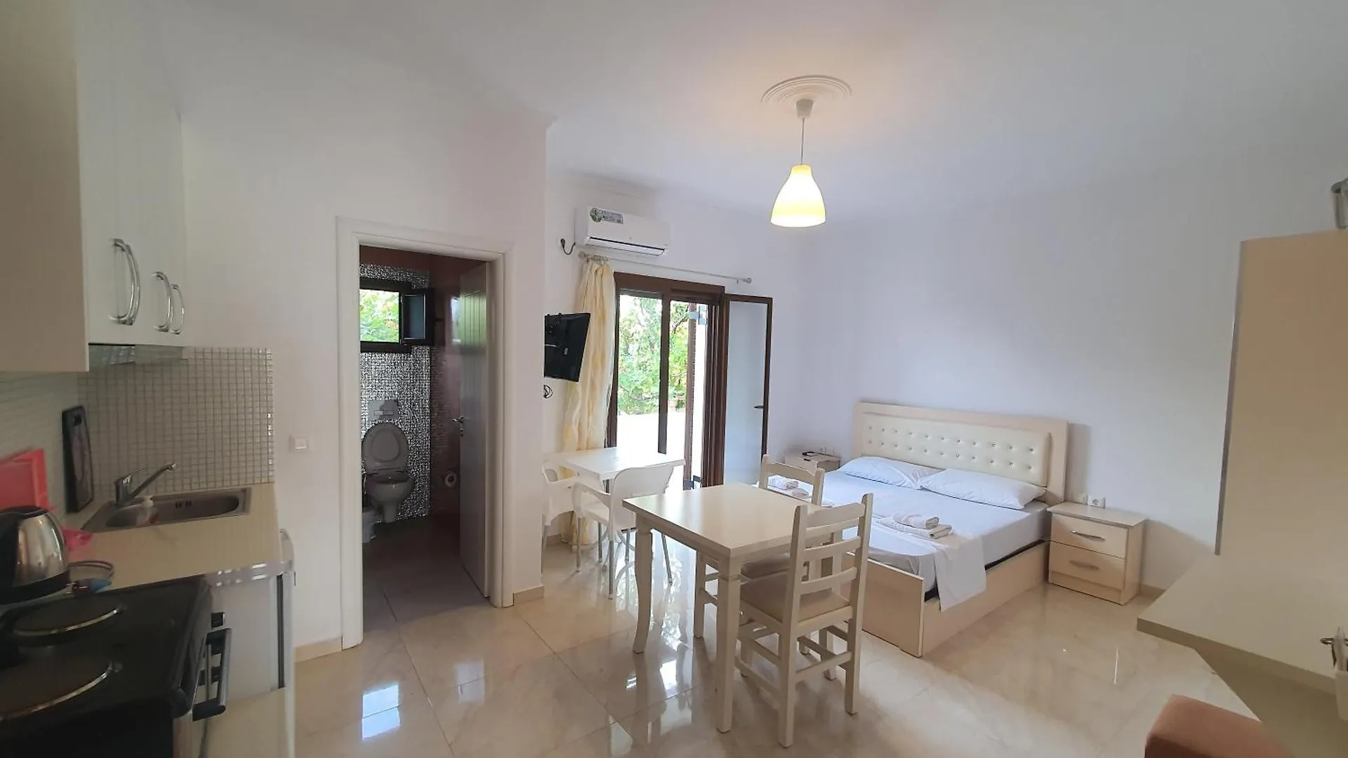 Apartment Mihal Suites Sarande