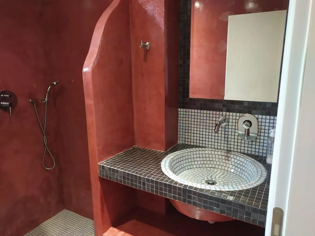 Mihal Suites Sarande 0*,  Albania